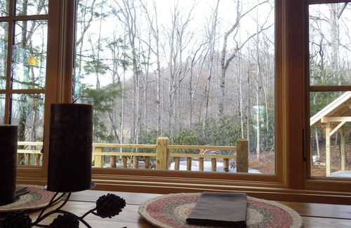 Hendersonville Cabin | BEAUTIFUL & PEACEFUL LOG CABIN FIREPLACE, FIRE-PIT & HOT TUB