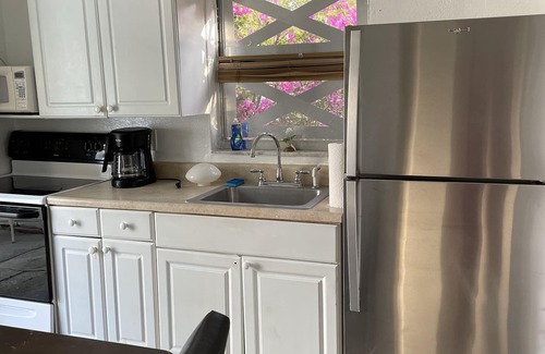 St. Petersburg - Clearwater Apartment | Beautiful Peaceful 1 bedroom duplex 10 minutes from the Pier