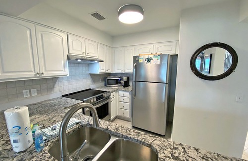 Pensacola Beach House | Beautiful, pet friendly 2 bedroom/2.5 bath townhome with amazing view!