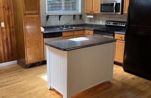 Bryson City House | Beautiful pet friendly house 2 minute drive Smoky Mountain Railroad & downtown