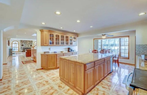 Pocono Summit House | Beautiful Poconos Lakefront 5 bedroom property