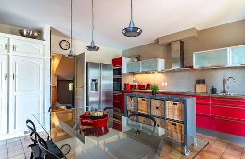 Bormes-Les-Mimosas Villa | Beautiful private villa for 6 guests with private pool, A/C, WIFI, TV and terrace