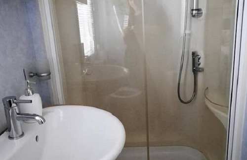 Llanasa House | Beautiful PRESTIGE 3 bedroom caravan