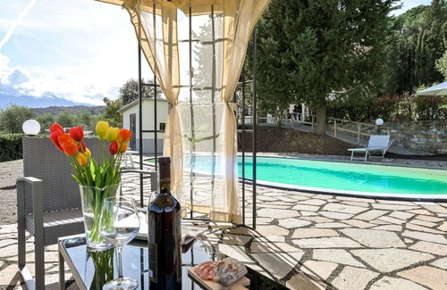 Castel del Piano House | Beautiful private villa with private pool, WIFI, TV, patio, pets allowed and panoramic view