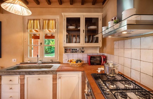 Colle di Compito Villa | Beautiful private villa for 4 guests with private pool, WIFI, A/C, TV and veranda, close to Lucca
