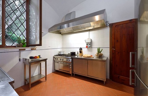 Torrita di Siena Villa | Beautiful private villa with hot tub, A/C, WIFI, private pool, TV, patio, close to Montepulciano