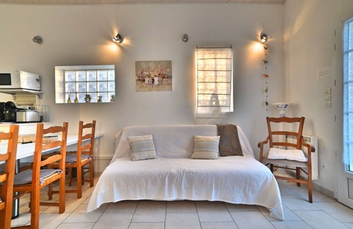 La Remigeasse House | Beautiful private villa for 4 people with WIFI, TV, terrace and pets allowed