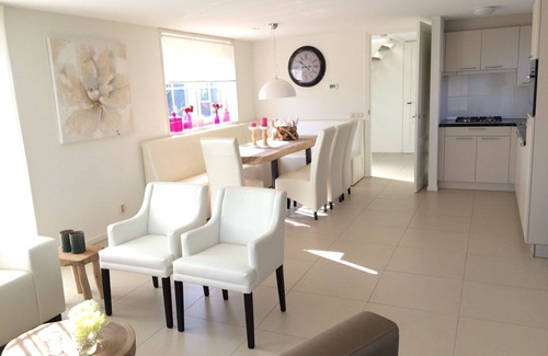 West-Graftdijk House | Beautiful private villa for 10 people with WIFI, pool, TV, terrace and parking