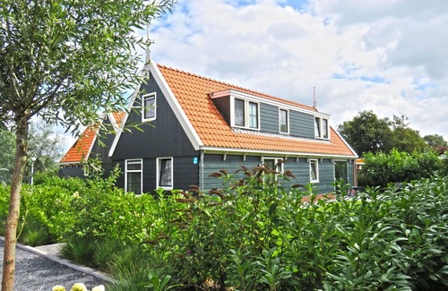 West-Graftdijk House | Beautiful private villa for 10 people with WIFI, pool, TV, terrace and parking