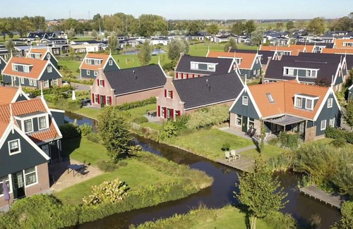 West-Graftdijk House | Beautiful private villa for 4 people with WIFI, TV, terrace and parking