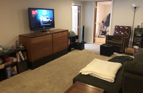Martin Acres Apartment | Beautiful private 2 bedrooms/1 bathroom near campus