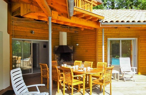Biscarrosse Villa | Beautiful private villa for 8 guests with WIFI, private pool, TV, terrace and parking