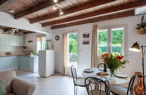 Cheval-Blanc House | Beautiful private villa for 4 people with WIFI, TV, patio and pets allowed