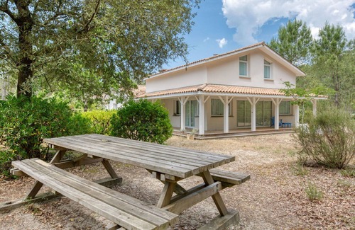 Lacanau House | Beautiful private villa for 8 guests with WIFI and terrace