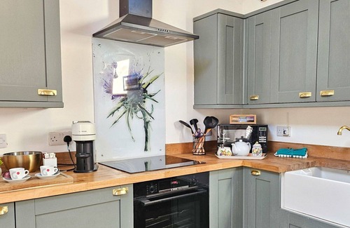 Struan House | Beautiful private villa for 2 guests with WIFI, TV, patio and panoramic view