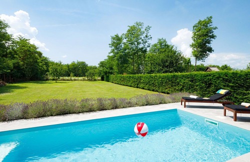 Balatonszemes Villa | Beautiful private villa for 6 guests with private pool, WIFI, TV, terrace and parking