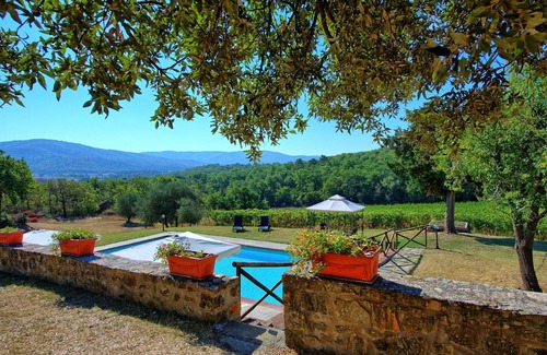 Bucine Villa | Beautiful private villa with private pool, WIFI, TV, patio, pets allowed and panoramic view