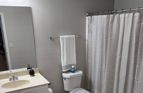Riverdale House | Beautiful Private Room in Quiet Shared Home