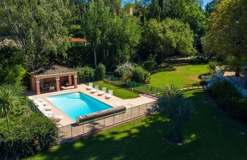 Draguignan Villa | Beautiful private villa for 11 guests with private pool, A/C, WIFI, TV, patio and parking