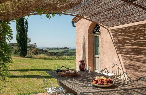 Camigliano Villa | Beautiful private villa for 16 people with private pool, A/C, WIFI, TV and panoramic view