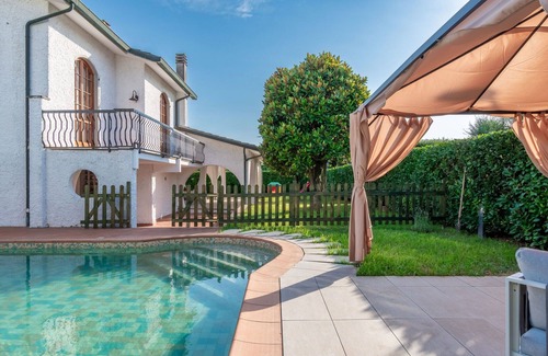 San Donato Villa | Beautiful private villa for 15 people with hot tub, private pool, WIFI, TV and patio