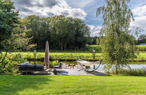 Vlagtwedde House | Beautiful private villa for 6 guests with pool, WIFI, TV and patio