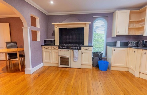 South Galson Villa | Beautiful private villa for 10 guests with WIFI and TV