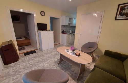 Balatonkeresztur House | Beautiful private villa for 4 guests with TV, terrace and parking