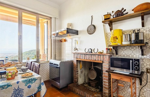Corsanico House | Beautiful private villa for 7 guests with WIFI, private pool, TV, patio, panoramic view and park.