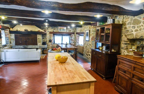 Cortona Villa | Beautiful private villa with WIFI, private pool, TV, patio and panoramic view, close to Cortona