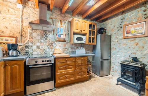 Cala Llombards House | Beautiful private villa for 6 people with TV, balcony and pets allowed