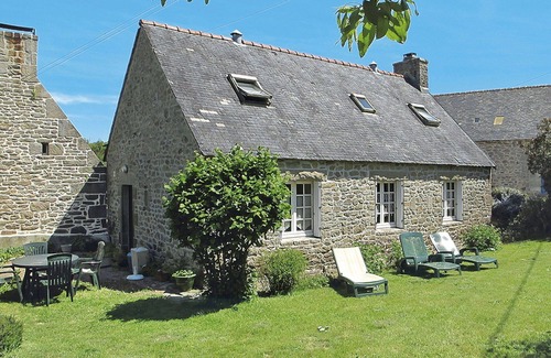 Finistere Villa | Beautiful private villa for 4 people with TV, pets allowed and parking