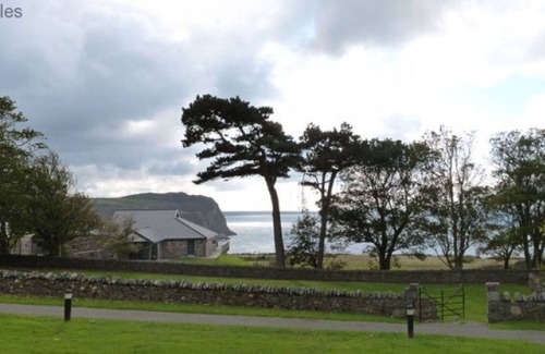 Rhyd-y-clafdy House | Beautiful private villa for 6 guests with WIFI, TV, patio, panoramic view and parking