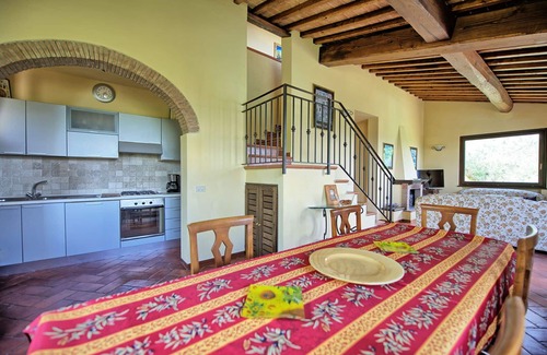Lucignano Villa | Beautiful private villa for 12 people with private pool, A/C, WIFI, TV, patio and panoramic view
