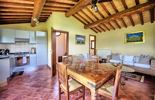 Lucignano Villa | Beautiful private villa for 12 people with private pool, A/C, WIFI, TV, patio and panoramic view