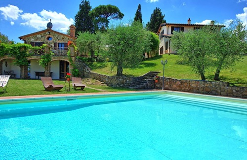 Lucignano Villa | Beautiful private villa for 12 people with private pool, A/C, WIFI, TV, patio and panoramic view