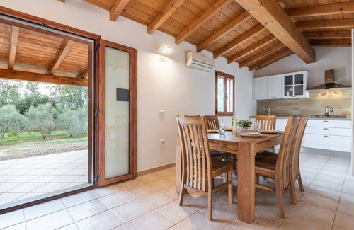 Muravera House | Beautiful private villa for 4 people with WIFI, A/C, TV, pets allowed and panoramic view