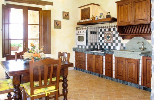 Seggiano House | Beautiful private villa with hot tub, private pool, WIFI, TV, patio, pets allowed and panoramic .