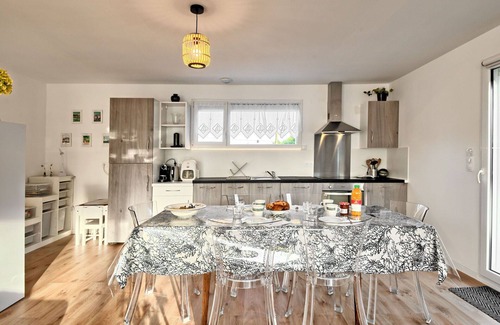 Etables-sur-Mer House | Beautiful private villa for 4 guests with A/C, WIFI, TV and terrace