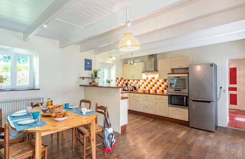 Audierne House | Beautiful private villa for 6 guests with WIFI, TV, terrace and pets allowed