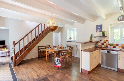 Audierne House | Beautiful private villa for 6 guests with WIFI, TV, terrace and pets allowed