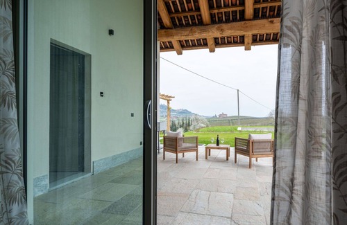 Novello House | Beautiful private villa for 10 guests with WIFI, A/C, private pool, terrace and panoramic view