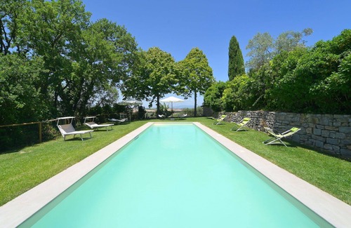 Paciano Villa | Beautiful private villa for 8 people with hot tub, private pool, WIFI, TV, balcony and pets allo.