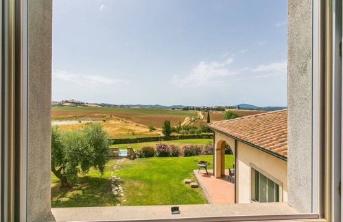 Manciano Villa | Beautiful private villa with WIFI, private pool, TV, patio, pets allowed and panoramic view