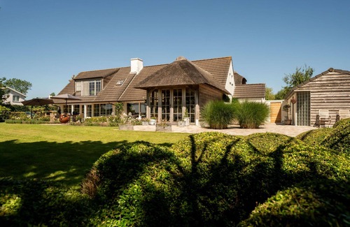 De Haan Villa | Beautiful private villa for 12 guests with WIFI, TV and patio