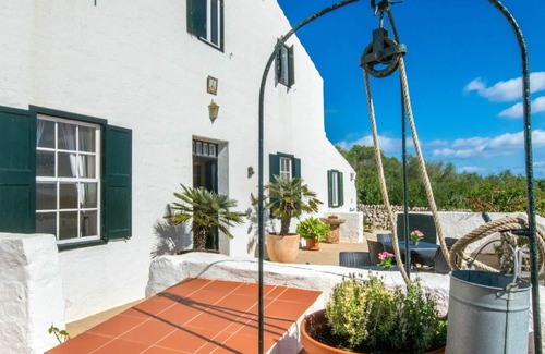 Mahon House | Beautiful private villa with private pool, WIFI, TV, patio, pets allowed, panoramic view and par...