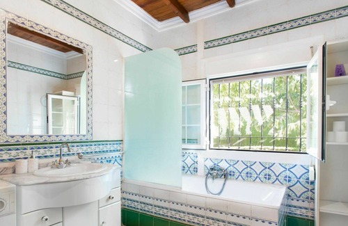 Niguelas House | Beautiful private villa for 6 guests with WIFI, A/C, private pool, TV, patio and parking