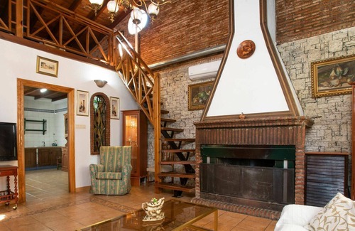 Niguelas House | Beautiful private villa for 6 guests with WIFI, A/C, private pool, TV, patio and parking