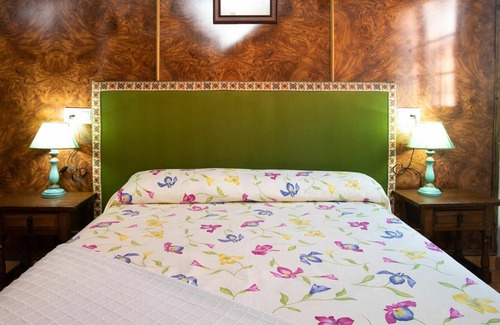 Niguelas House | Beautiful private villa for 6 guests with WIFI, A/C, private pool, TV, patio and parking