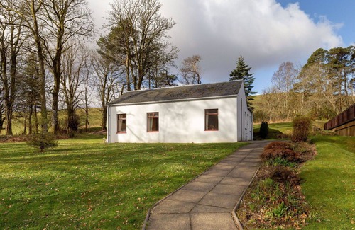 Maybole House | Beautiful private villa for 4 guests with WIFI and TV
